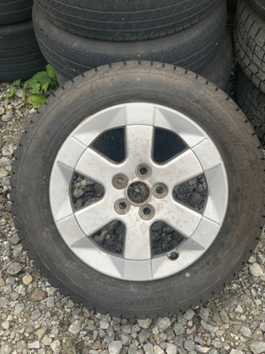 プリウス用のスタッドレスタイヤ付きホイール4本セットです‼️