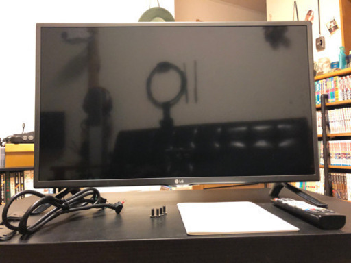 LG 32型液晶テレビ　モニターアーム取付金具付き