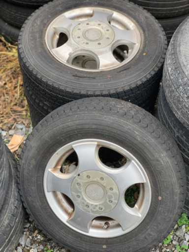 アルミホイールスタッドレスタイヤ4本付きです‼️