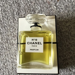 シャネルN°19 perfume 7.5ml