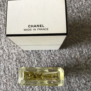 シャネルN°19 perfume 7.5mlの画像