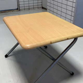 折畳テーブルの画像