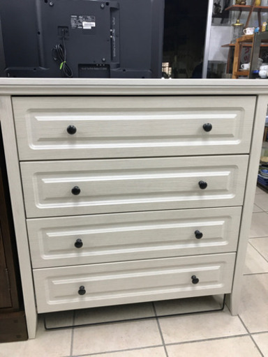 【お値下げ！】美品！ 4段 ホワイト チェスト  幅約79cm×奥行き約41cm×高さ約85cm