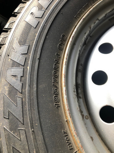 195/70R14スタッドレス