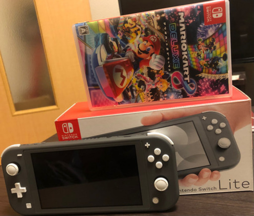 NintendoSwitchLite＆マリオカート8DX 取りに来れる方限定? テレビには移せないタイプの機種です！！！ お間違えなく