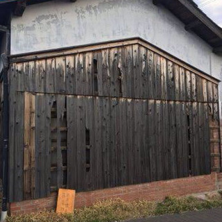 外壁の焼板・化粧板　張り替えます。