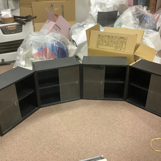 【差し上げます】木製CDラック　4台セット　✳︎小さなフィギュア...