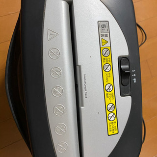 ❅　家庭用　電動シュレッダー　❅の画像