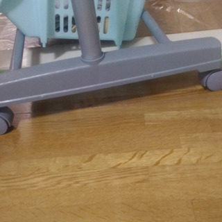 【０円】高さ調節ができるハンガーラックの画像