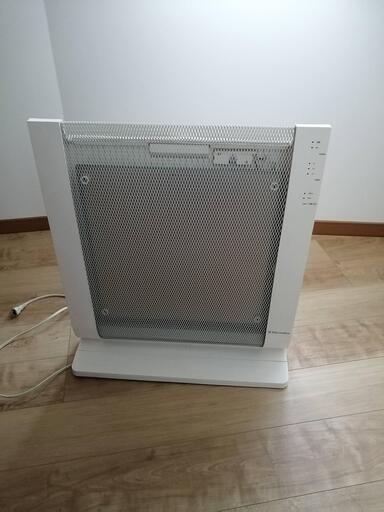 【良品】エレクトロラックスの遠赤外線パネルヒーター EPH912