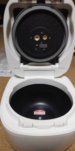 ZOJIRUSHI　圧力IH炊飯器　JPC B101