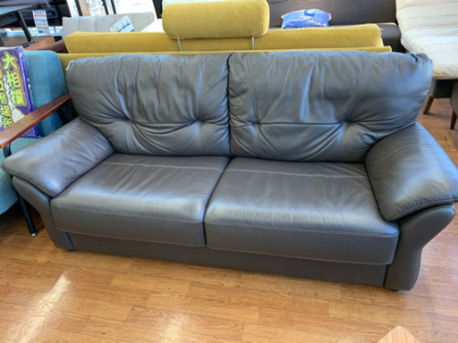 ノーブランド品のレザー調2人掛けソファです！