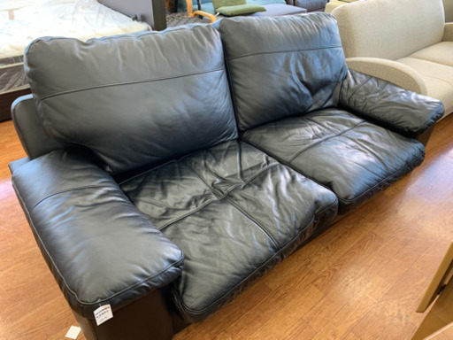 ノーブランド品大きめ2人掛けソファです！