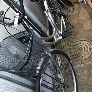 シルバーの自転車