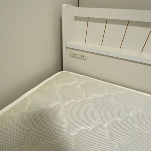 決まりました《美品》収納、コンセント付きシングルベッド