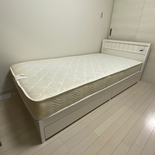 決まりました《美品》収納、コンセント付きシングルベッド