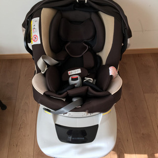 【お取引き先決まりました】新生児用チャイルドシート　エールべべ
