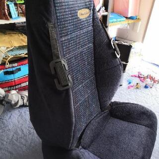 新品　再値下げしましたチャイルドシートの画像