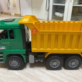 bruder Man Tip upとローダーショベルの画像