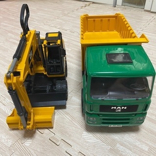 bruder Man Tip upとローダーショベル