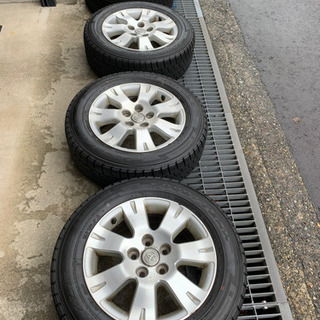 スタッドレスタイヤの画像