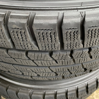 スタッドレスタイヤの画像