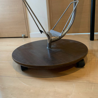 丸テーブル　キャスター付の画像