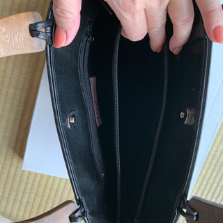 黒のバックの画像