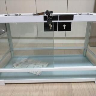 パンテオン ホワイト WH6035　爬虫類のゲージにおすすめです
