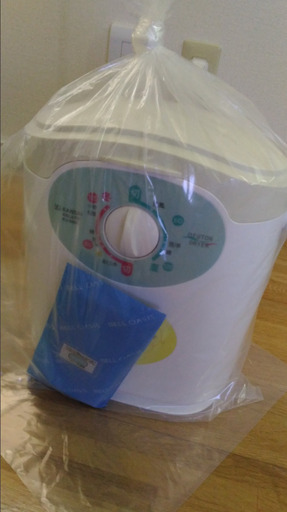 ★未使用２０００円★　ふとん乾燥機　ＫＵ-5000