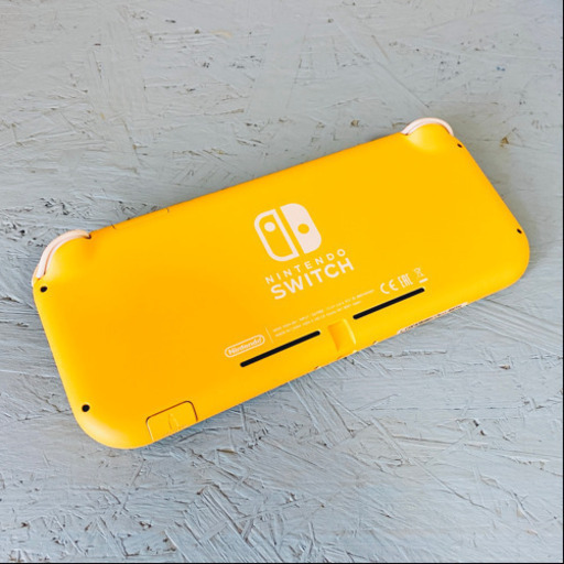 Nintendo Switch Lite ニンテンドースイッチライトイエロー 中古美品