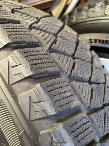 スタッドレスタイヤ　17インチ