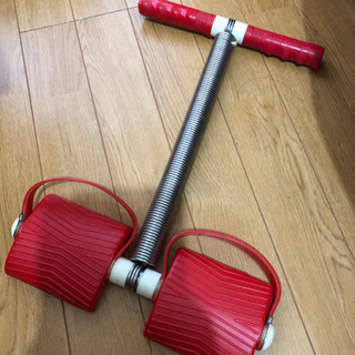 股割り器具と腹筋鍛える器具の画像