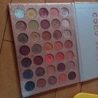 eye shadow