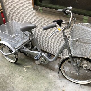 三輪自転車 SWING CHARLIE 高齢 荷カゴ 鍵 変速 ライト シルバー