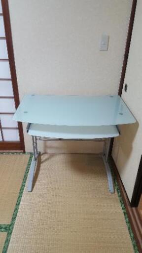 ※取引中※ガラスのパソコンデスク