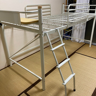 ロフトベッド まだ新しいです。取引中