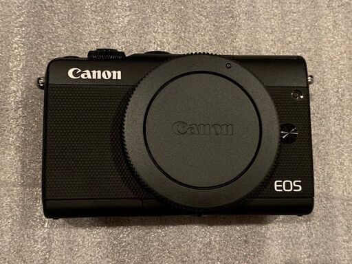 New Canon EOS M100 Mirrorless Camera Kit w/15-45mm Lens / 新しいCanon 