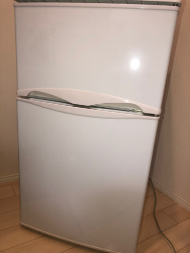 【受け渡し者様決定】【美品】2015年製 82L 2ドア 一人暮らし用冷蔵庫