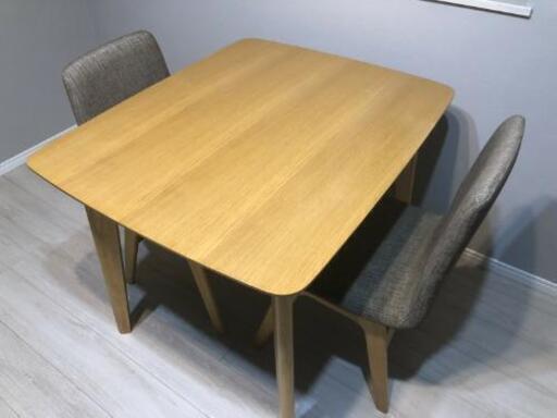 【取引先調整中】ダイニングテーブルと椅子のセット