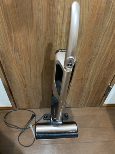 日立掃除機　充電式　シャンパンゴールド　中古品