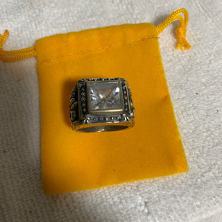 百合風の指輪の画像