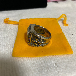 百合風の指輪の画像