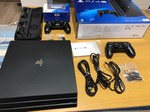 PlayStation 4 Pro ジェット・ブラック 1TB (CUH-7200BB01)