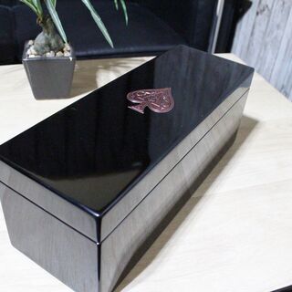 ARMAND DE BRIGNAC シャンパンケース　お洒落な小物入れとしての画像