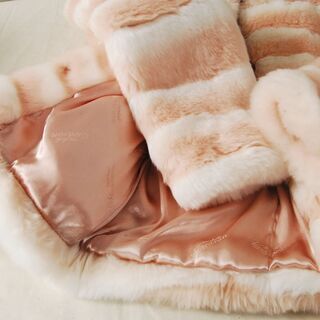 3913 未使用 michell Macaron ミシェルマカロン フェイクファー コート Sサイズ 着丈55cm ピンク 愛知県岡崎市 直接引取可 の画像