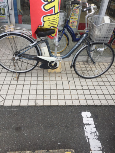 111/24  【ブリジストンタイヤ使用電動自転車✨】パナソニック assist right  バッテリー2個付き?スムーズに充電?‍