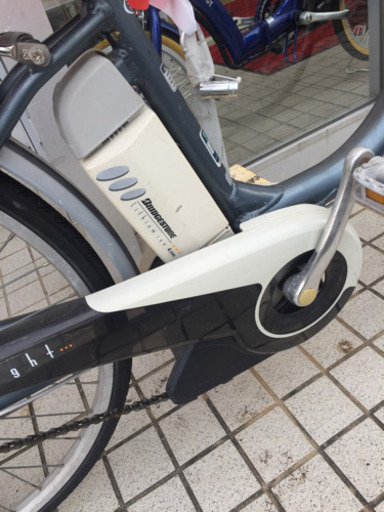 111/24  【ブリジストンタイヤ使用電動自転車✨】パナソニック assist right  バッテリー2個付き?スムーズに充電?‍
