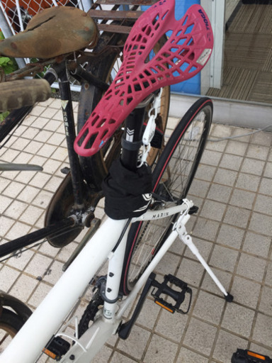 11/24  MARIN700Cクロスバイク  6段変速‼️  カッコ良い赤のラインが ワンポイント?