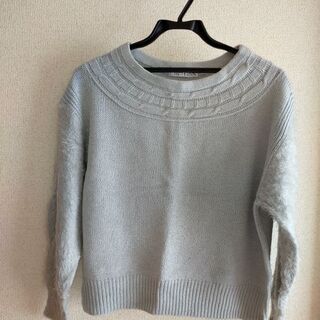 袖ふわふわのセーター Ｍサイズ
